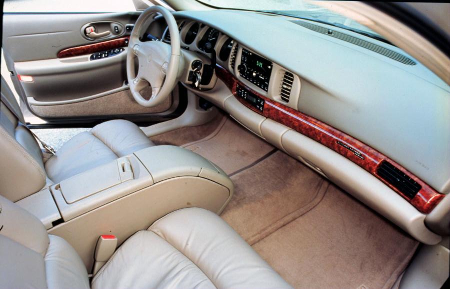 Интерьер Buick LeSabre 2000 года  (фото 35 из 35)